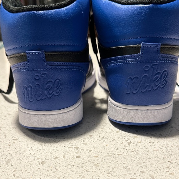 Nike Black and Blue Sneakers - Picture 10 of 10